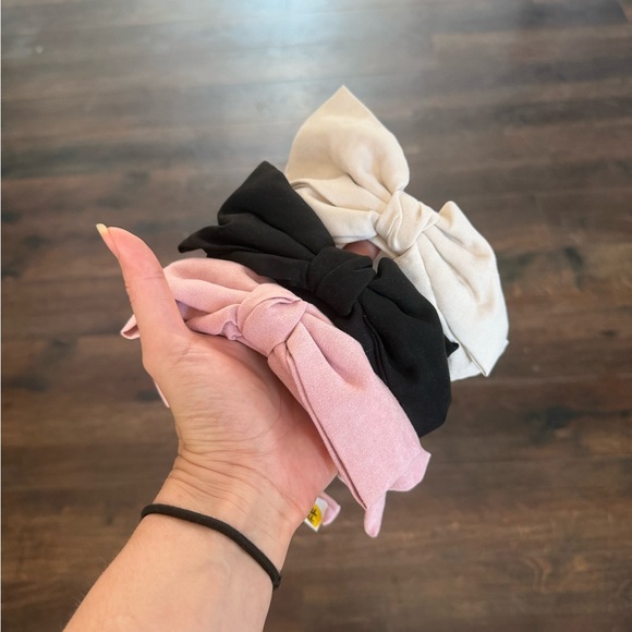 Claire's Pink, Black, and Cream Hair Bows - Picture 3 of 6